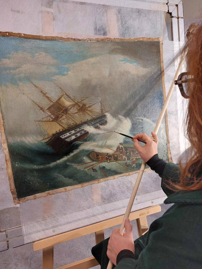 Restauration de l'œuvre "Naufrage d'une embarcation du navire Algésiras" de Joseph Lemoine par Kiriaki Tsesmeloglou